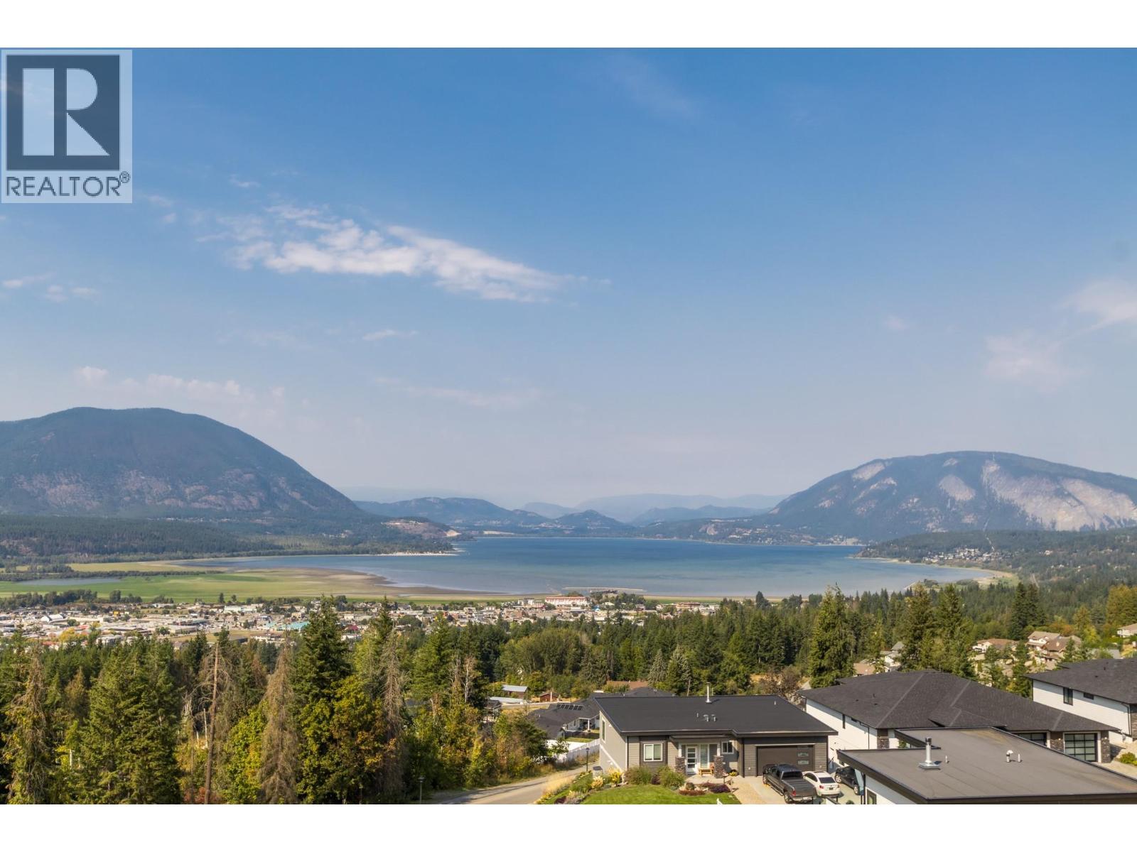 1061 19 Avenue Se, Salmon Arm, BC - Outdoor With Body Of Water With View