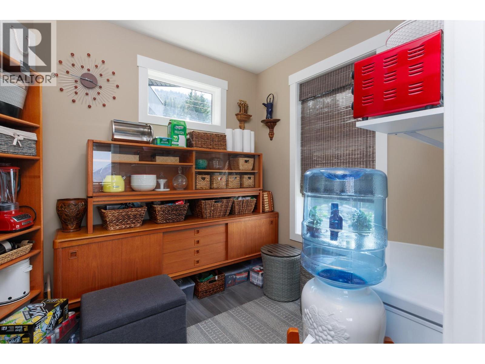 1061 19 Avenue Se, Salmon Arm, BC - Indoor