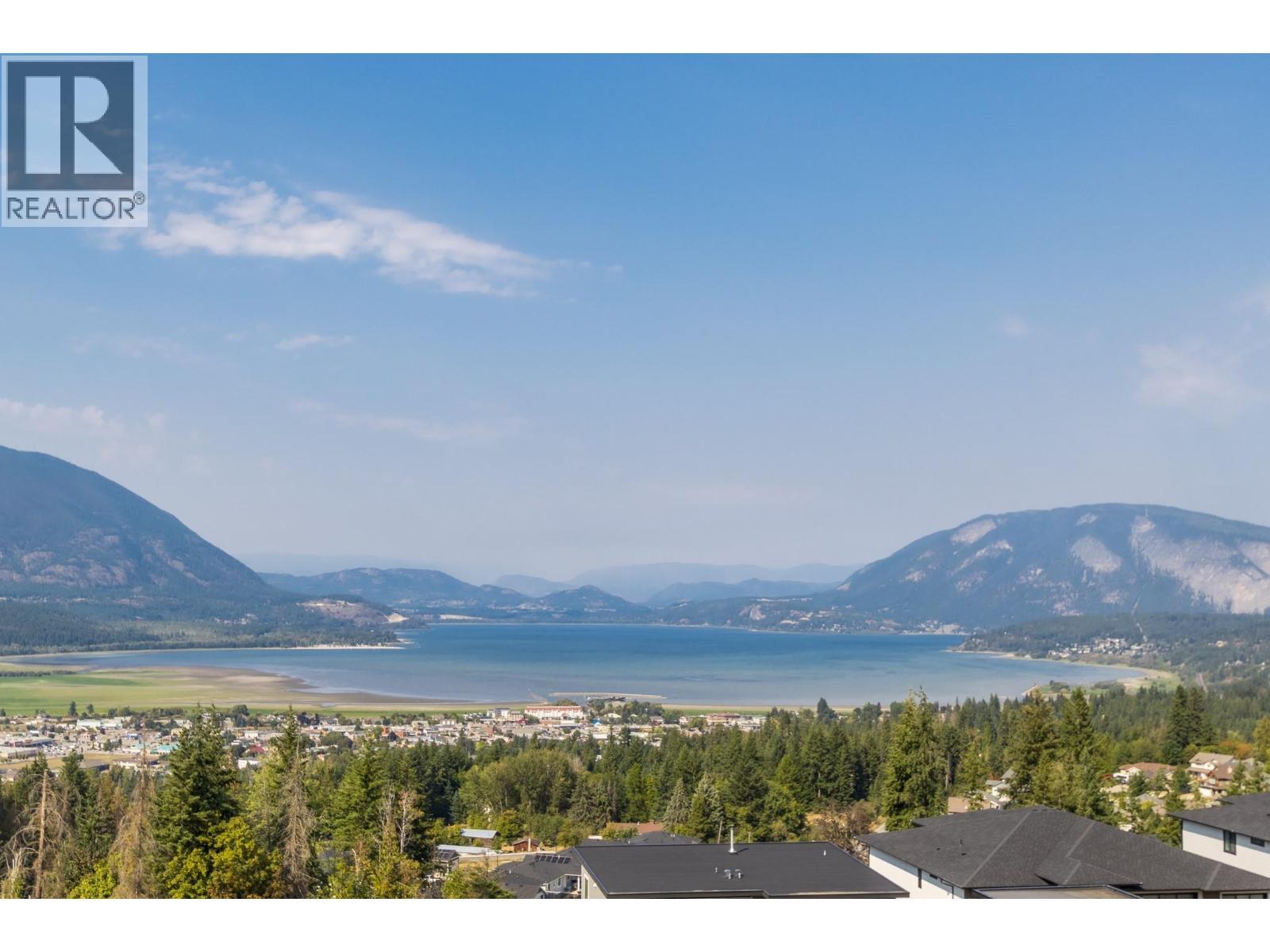 1061 19 Avenue Se, Salmon Arm, BC - Outdoor With Body Of Water With View