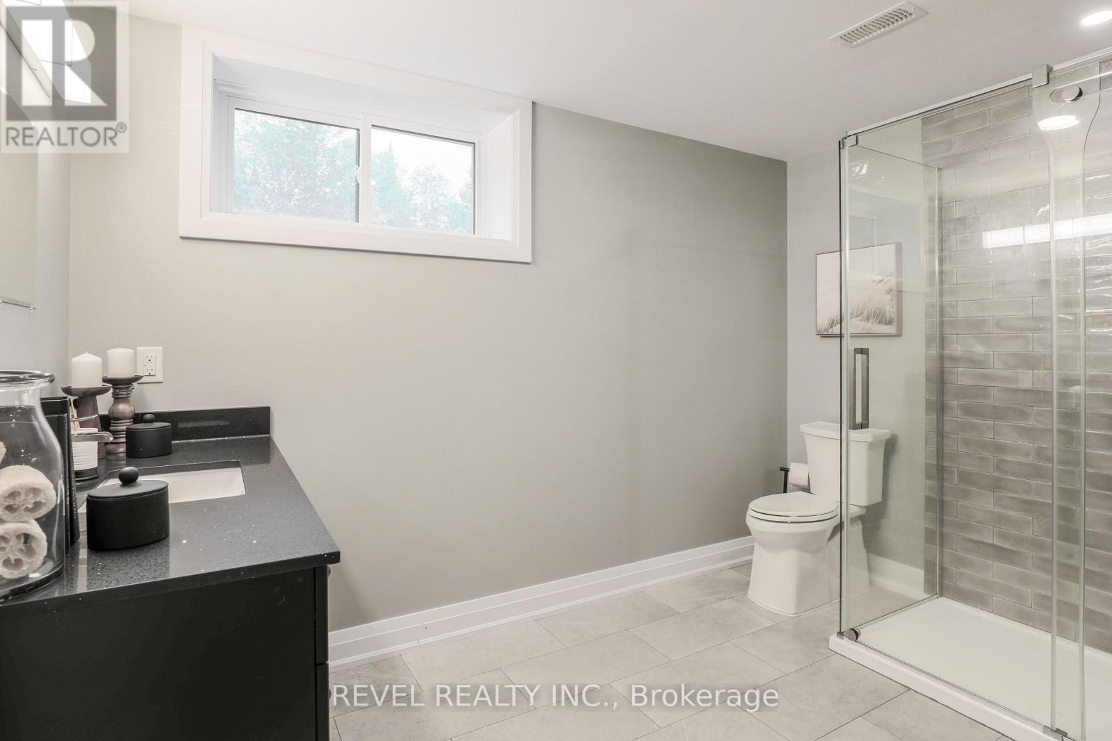 99 Kagawong Road, Kawartha Lakes (Fenelon), ON - Indoor Photo Showing Bathroom