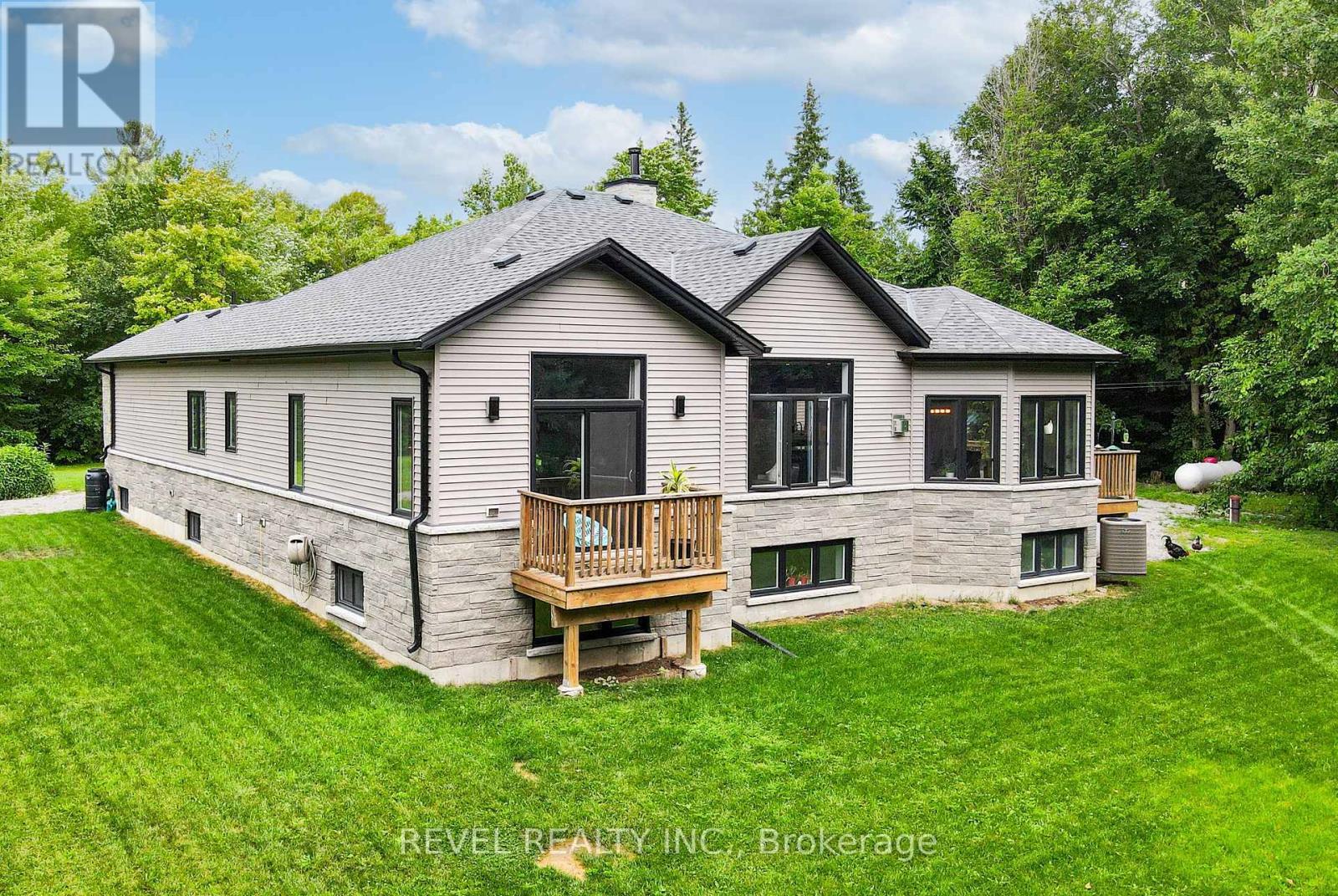 99 Kagawong Road, Kawartha Lakes (Fenelon), ON - Outdoor