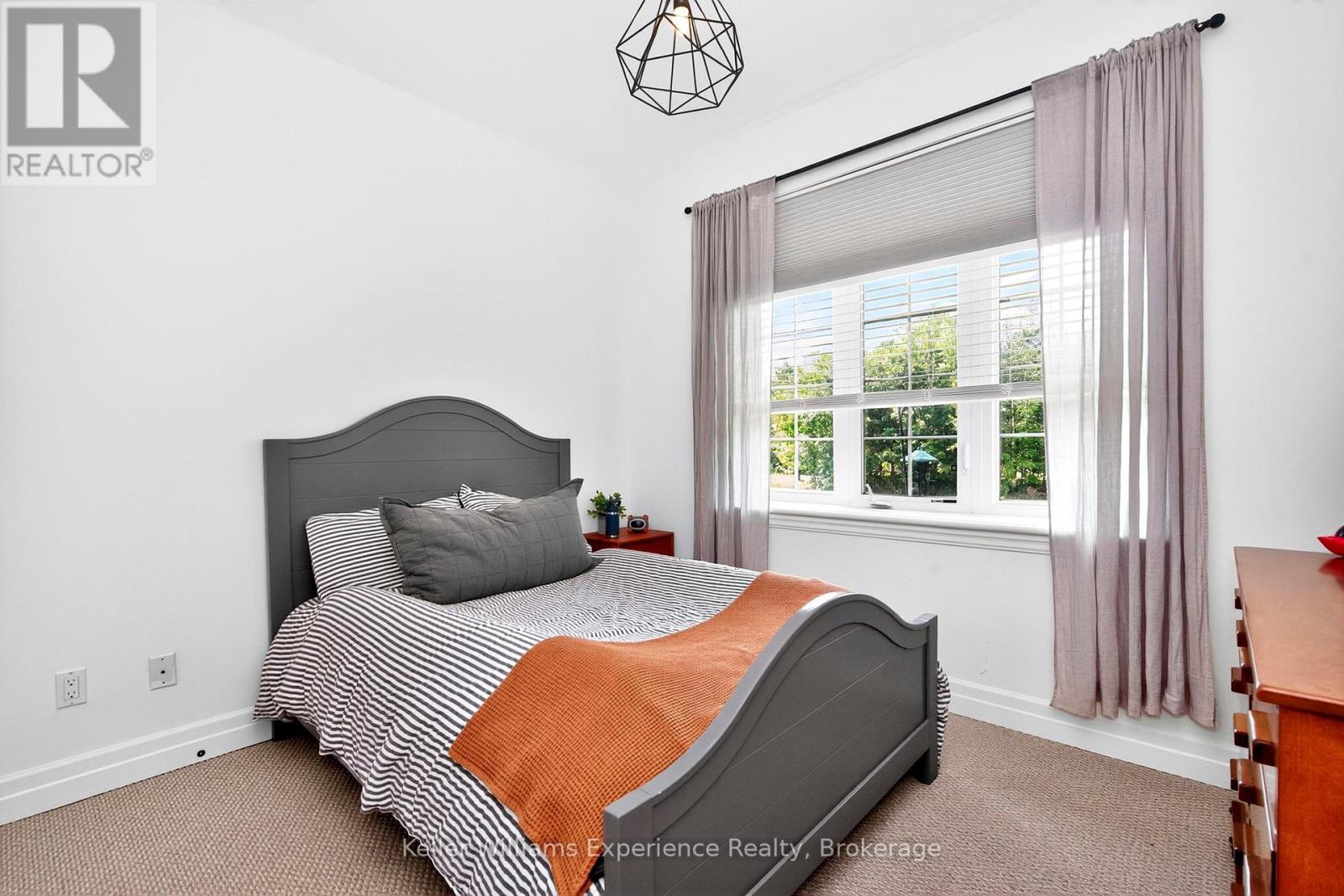 94 Windermere Circle, Tay, ON - Indoor Photo Showing Bedroom