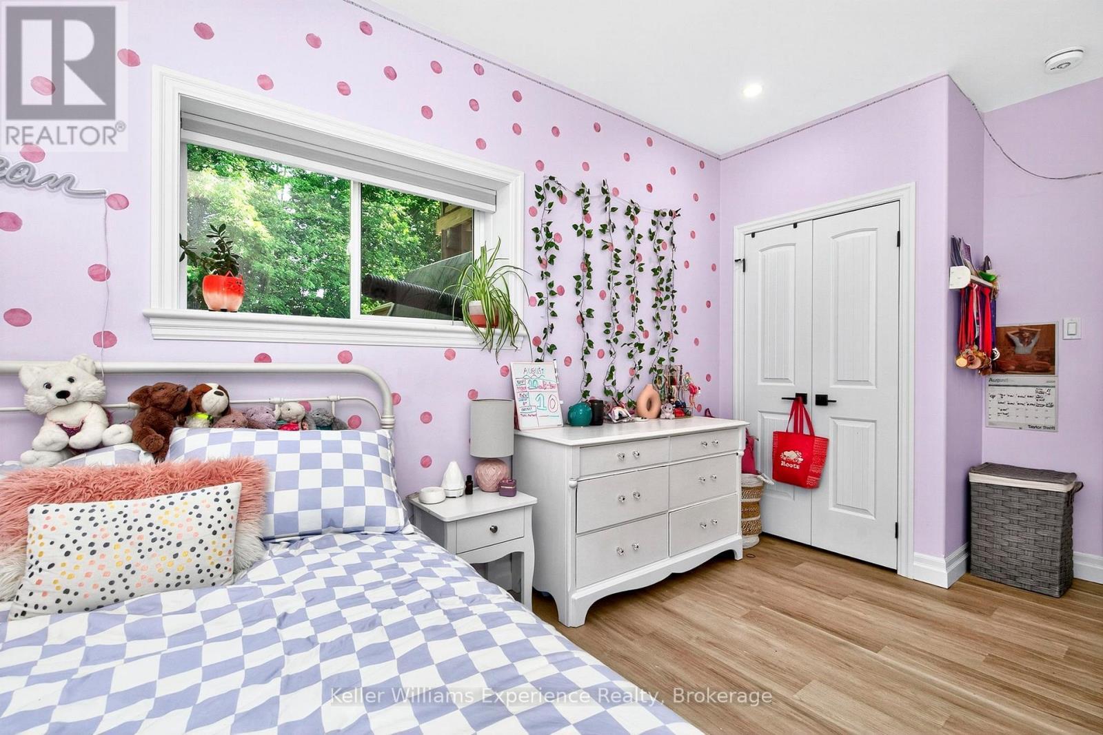 94 Windermere Circle, Tay, ON - Indoor Photo Showing Bedroom