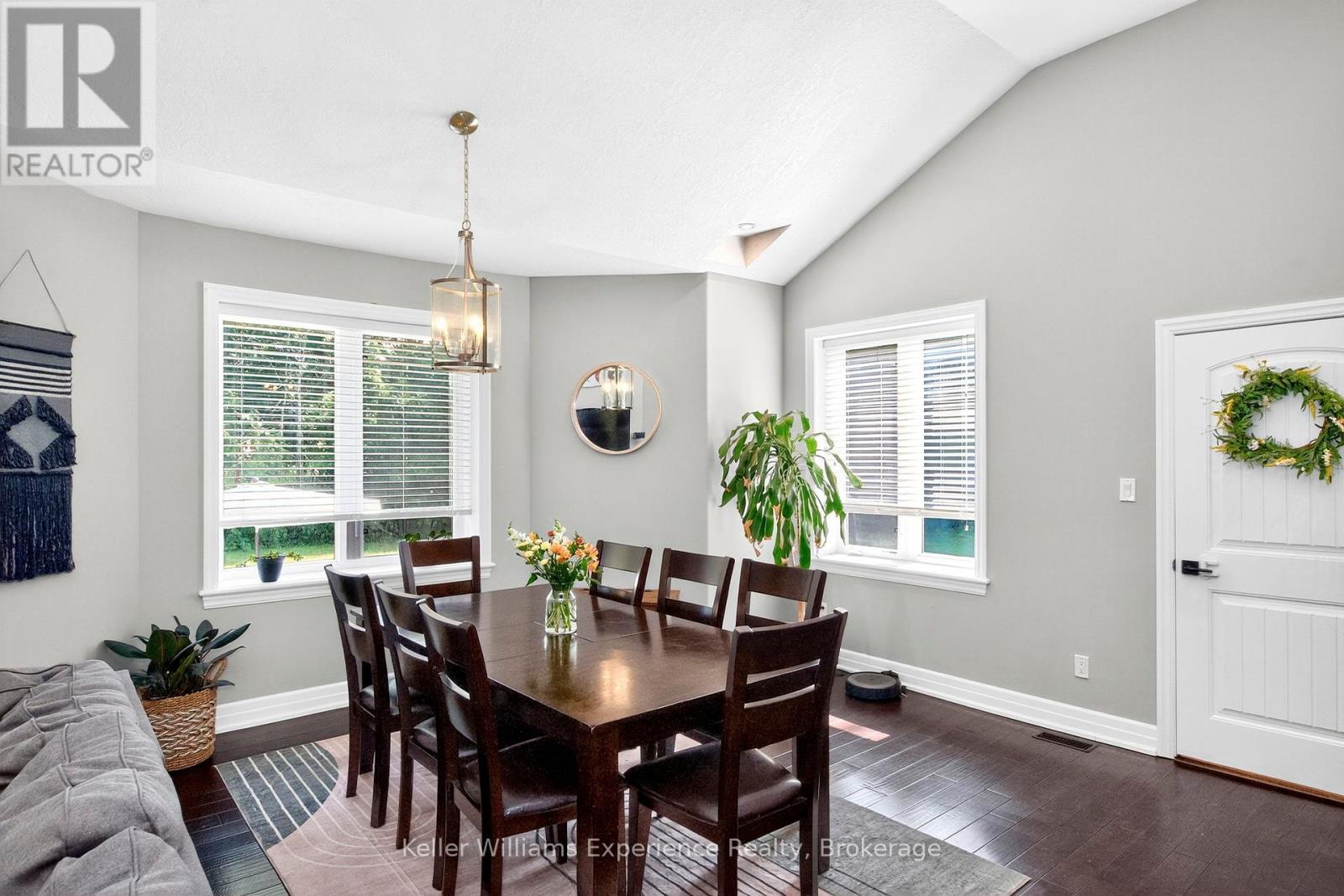 94 Windermere Circle, Tay, ON - Indoor Photo Showing Dining Room
