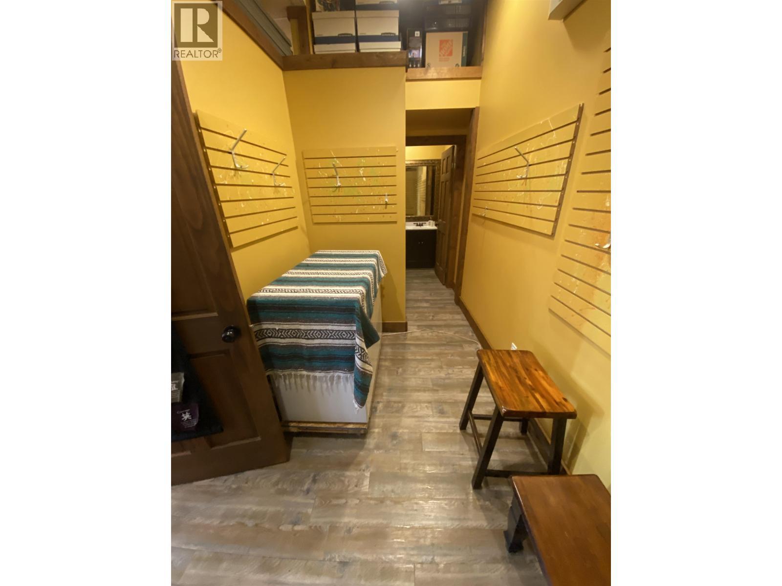 125 Cedar Avenue, 100 Mile House, BC