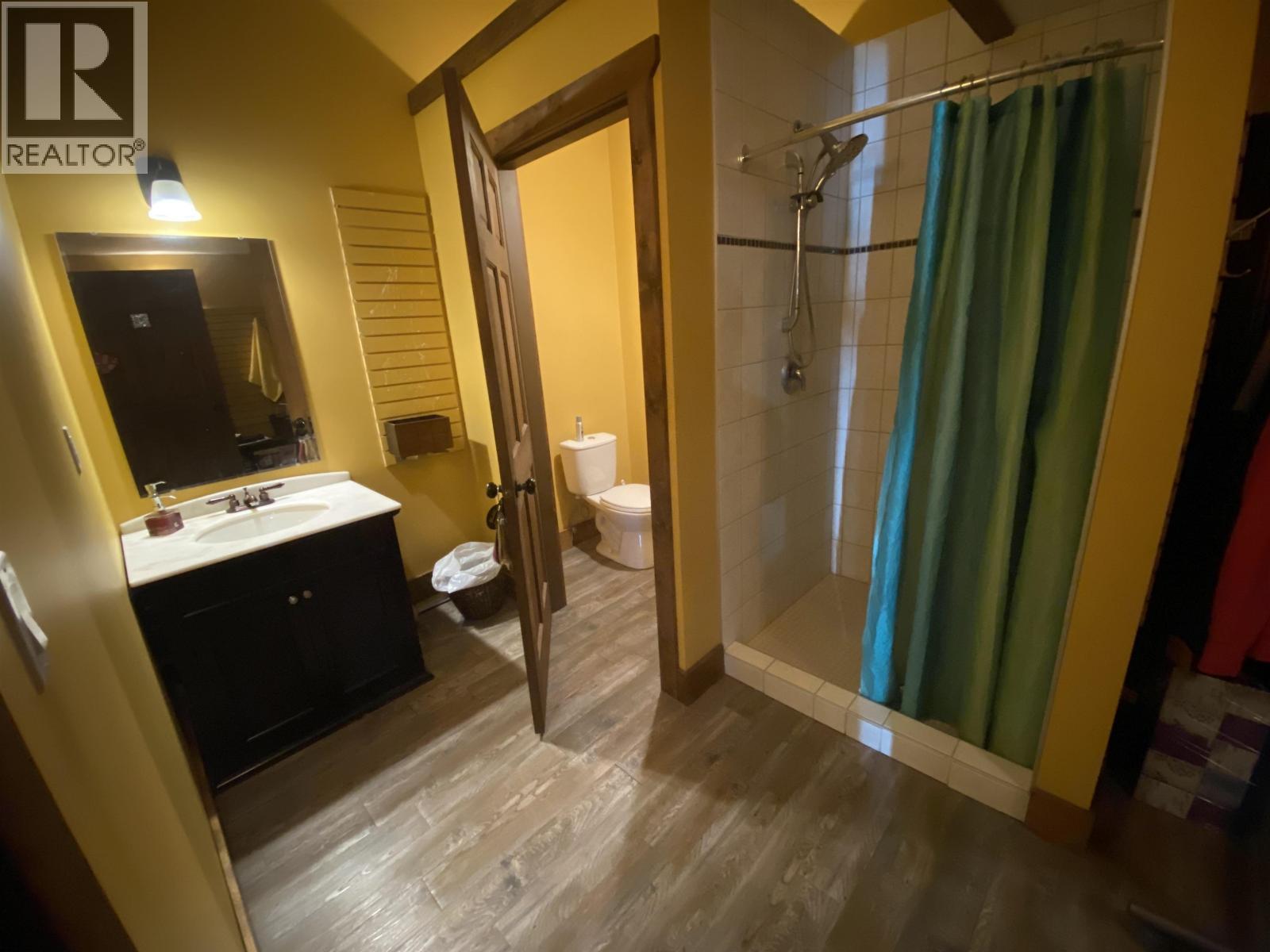 125 Cedar Avenue, 100 Mile House, BC