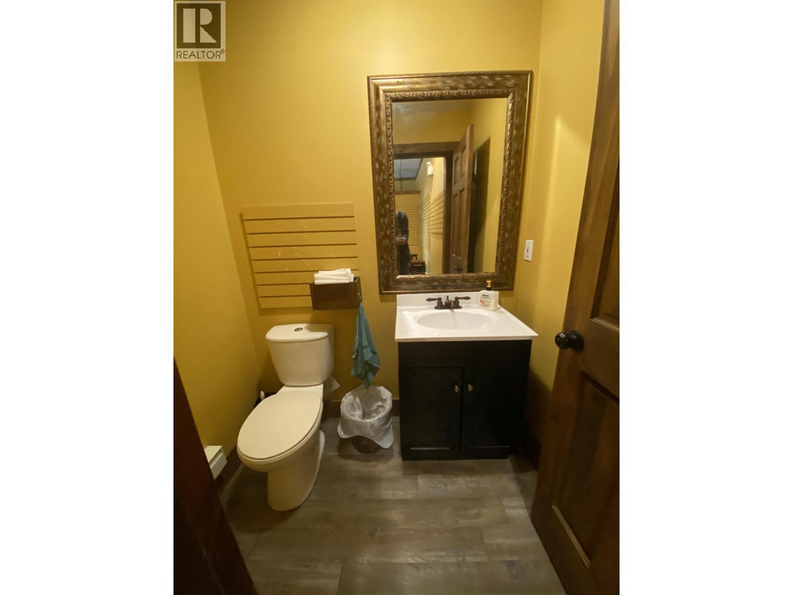 125 Cedar Avenue, 100 Mile House, BC