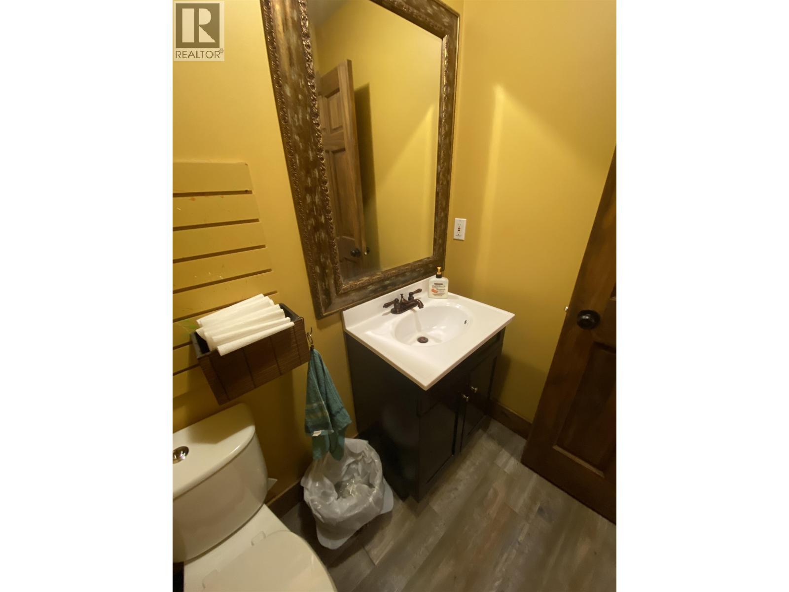 125 Cedar Avenue, 100 Mile House, BC