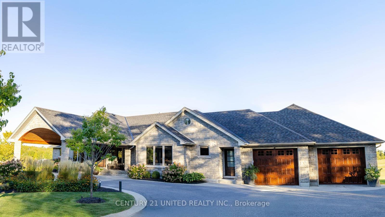7 Maplehill Drive, Cavan Monaghan (Cavan-Monaghan), ON - Outdoor With Facade