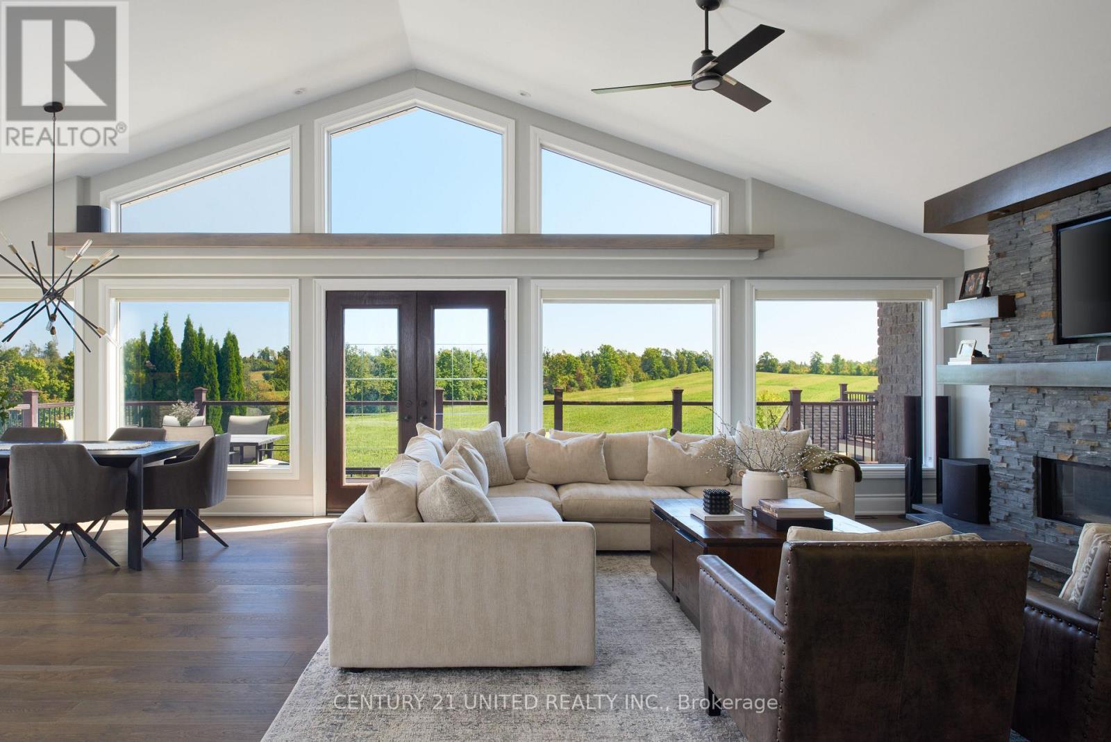 7 Maplehill Drive, Cavan Monaghan (Cavan-Monaghan), ON - Indoor Photo Showing Living Room With Fireplace