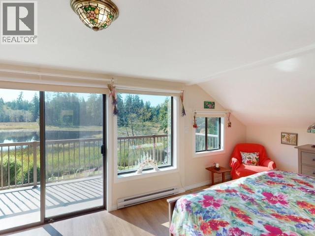 5062 Spragge Road, Texada Island, BC - Indoor Photo Showing Bedroom