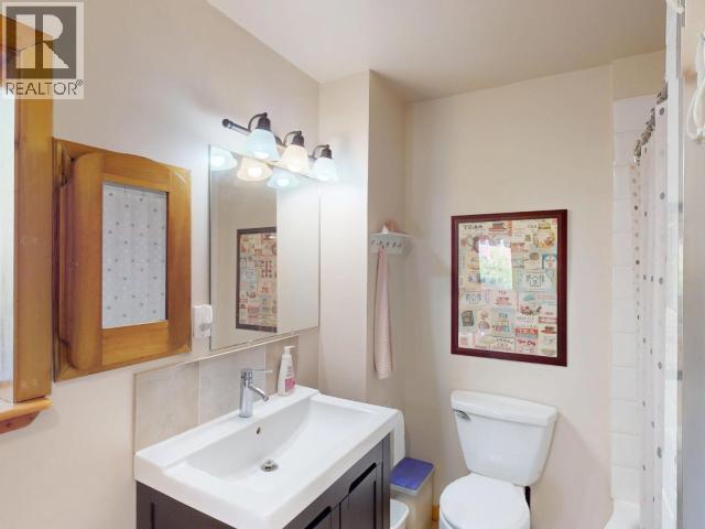5062 Spragge Road, Texada Island, BC - Indoor Photo Showing Bathroom