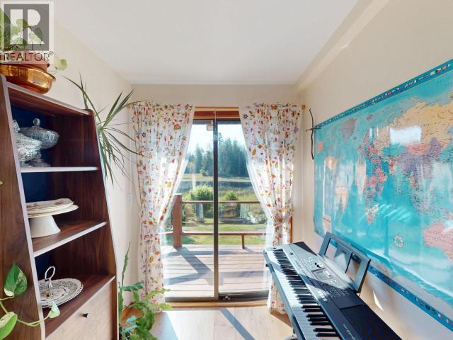 5062 Spragge Road, Texada Island, BC - Indoor