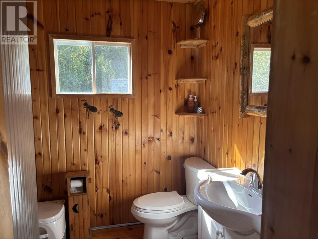 Lot 27 Devil'S Lake, Whitman Township, ON - Indoor Photo Showing Bathroom