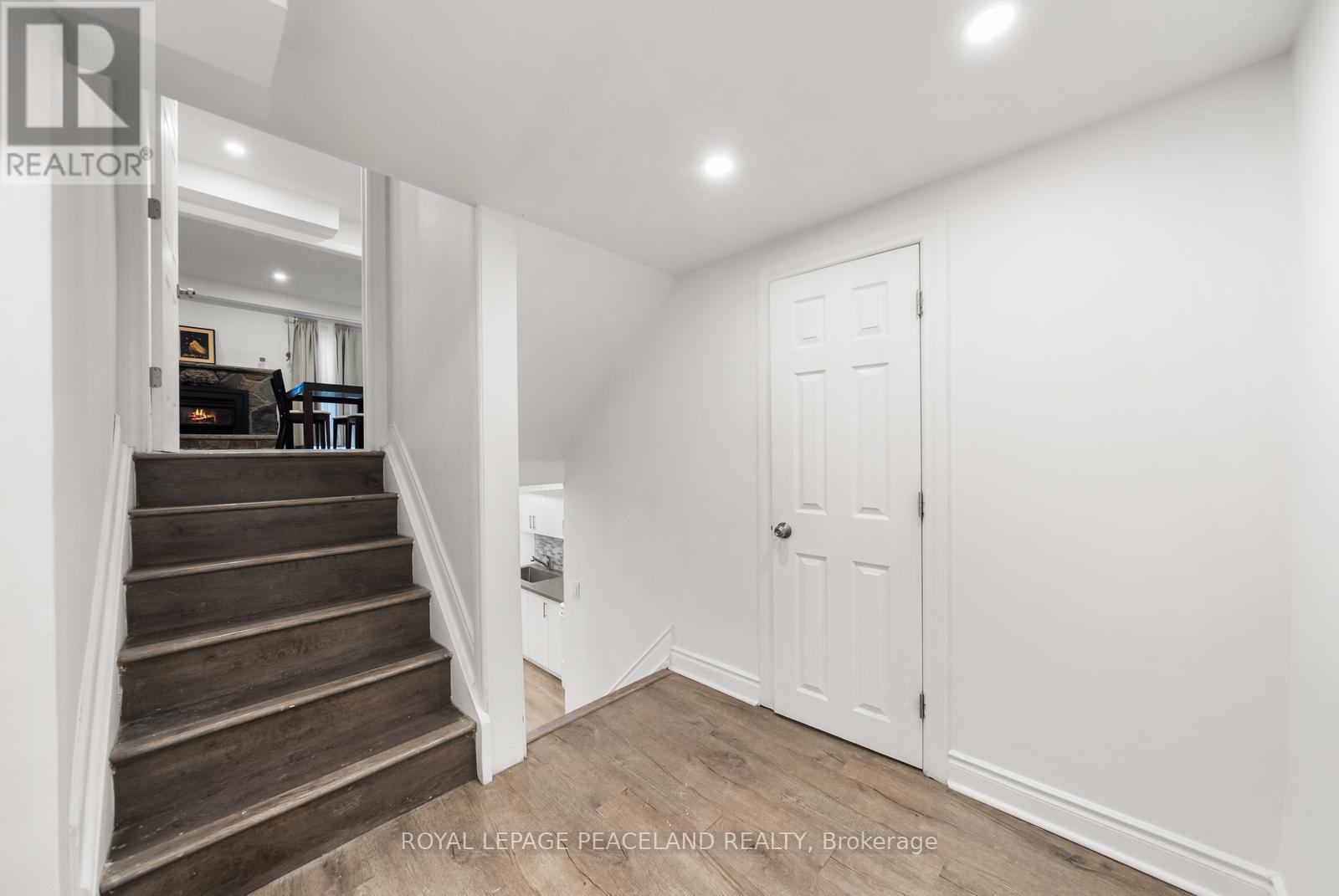 105 Apache Trail, Toronto, ON - Indoor Photo Showing Other Room