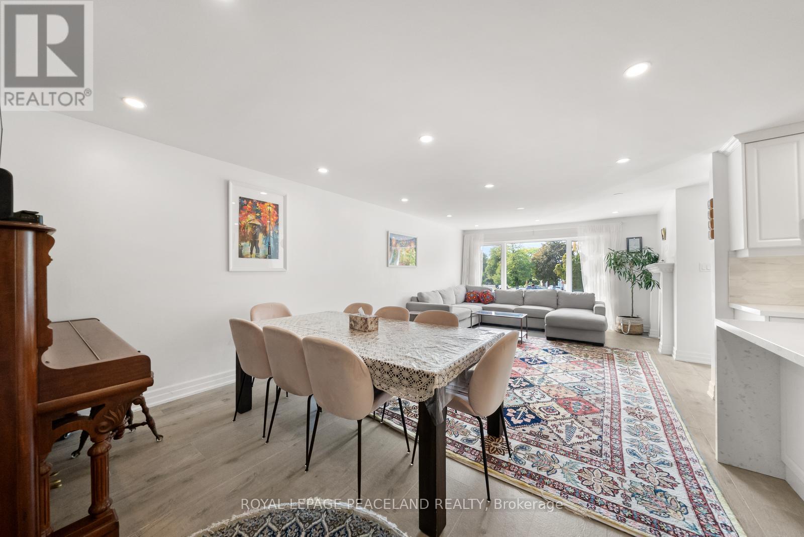 105 Apache Trail, Toronto, ON - Indoor Photo Showing Dining Room