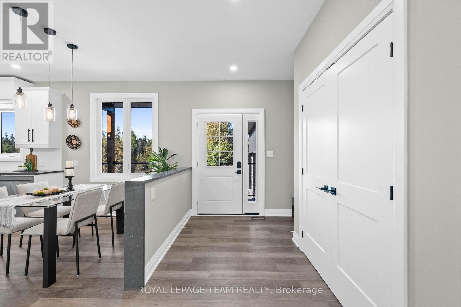 Welcome home! Entry way with Quartz ledge - 2850 Montague Boundary Road, Ottawa, ON - Indoor Photo Showing Other Room