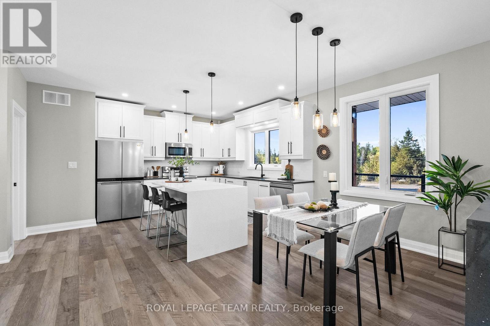 Gorgeous Quartz waterfall island - 2850 Montague Boundary Road, Ottawa, ON - Indoor