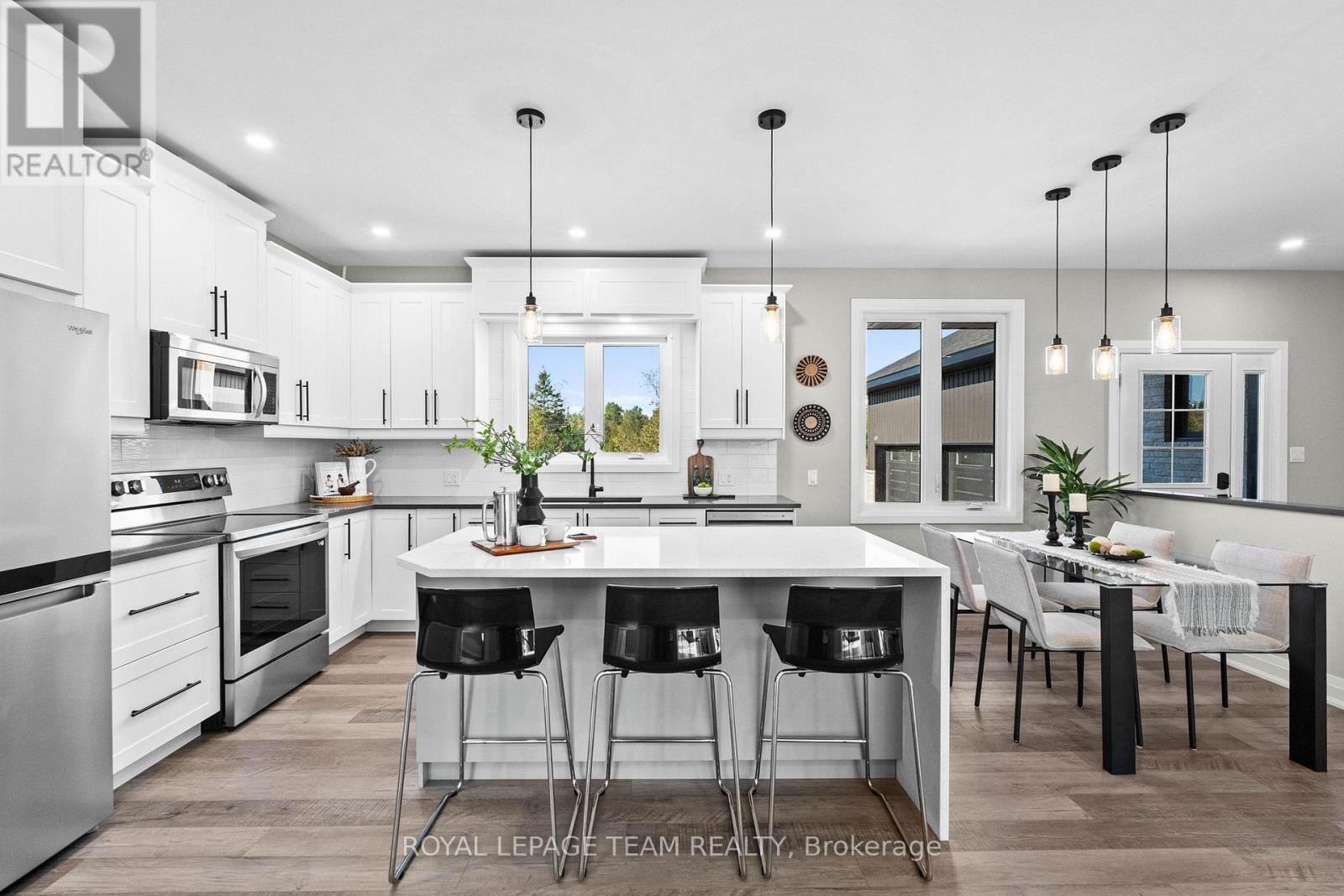 Breakfast Bar - 2850 Montague Boundary Road, Ottawa, ON - Indoor Photo Showing Kitchen With Stainless Steel Kitchen With Upgraded Kitchen