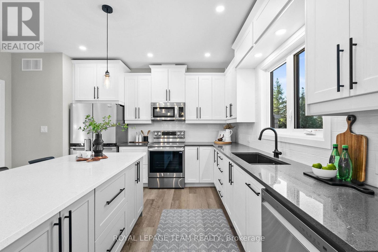 2850 Montague Boundary Road, Ottawa, ON - Indoor Photo Showing Kitchen With Stainless Steel Kitchen With Upgraded Kitchen
