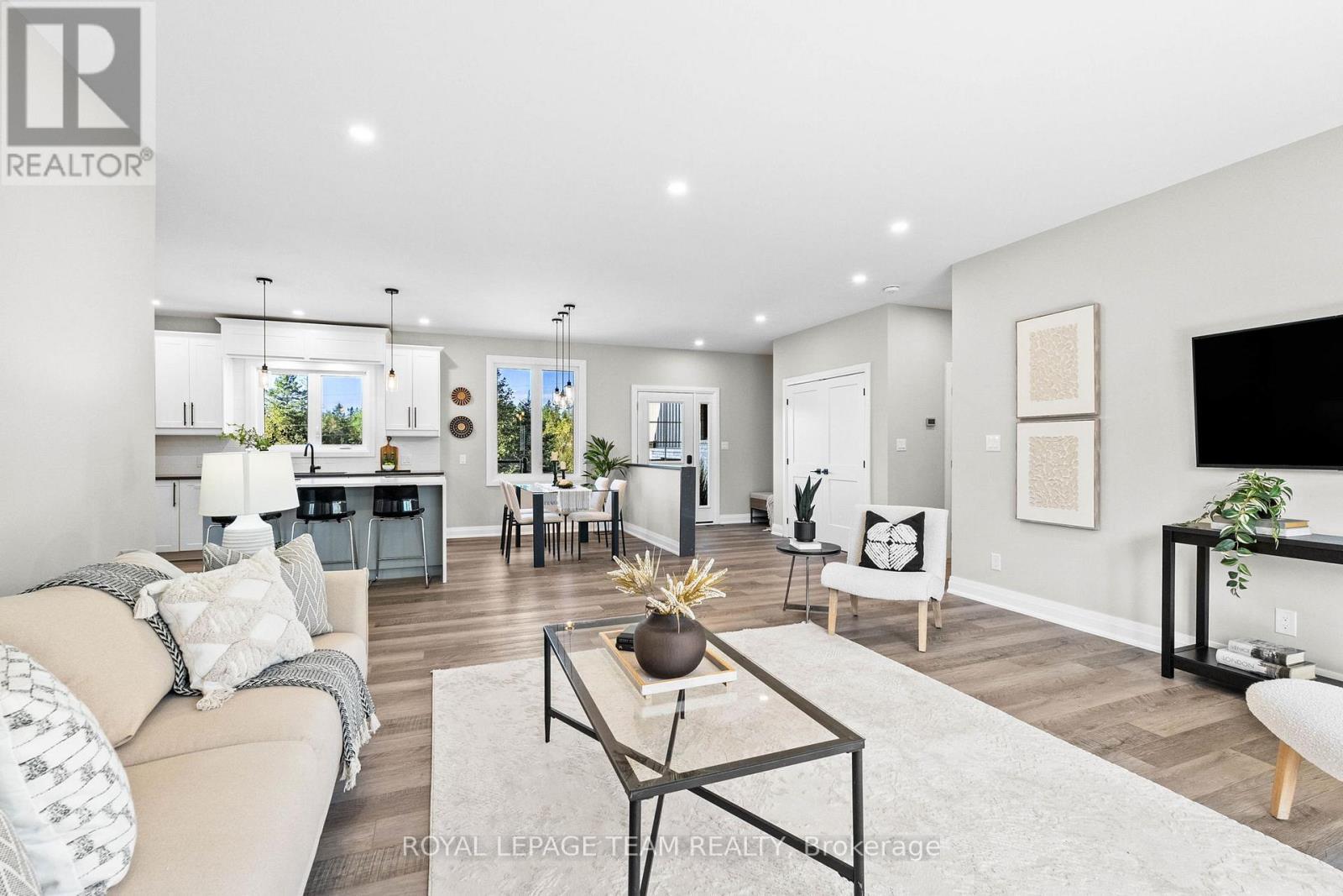2850 Montague Boundary Road, Ottawa, ON - Indoor Photo Showing Living Room