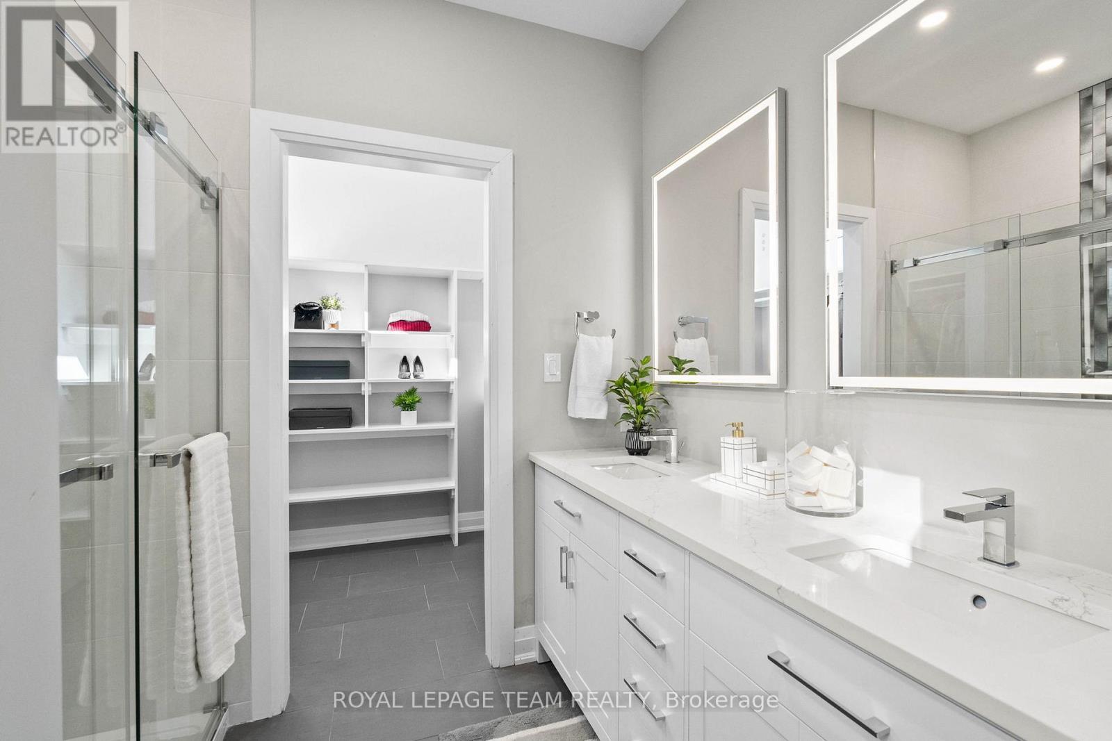 Stunning spa-like en-suite - 2850 Montague Boundary Road, Ottawa, ON - Indoor Photo Showing Other Room