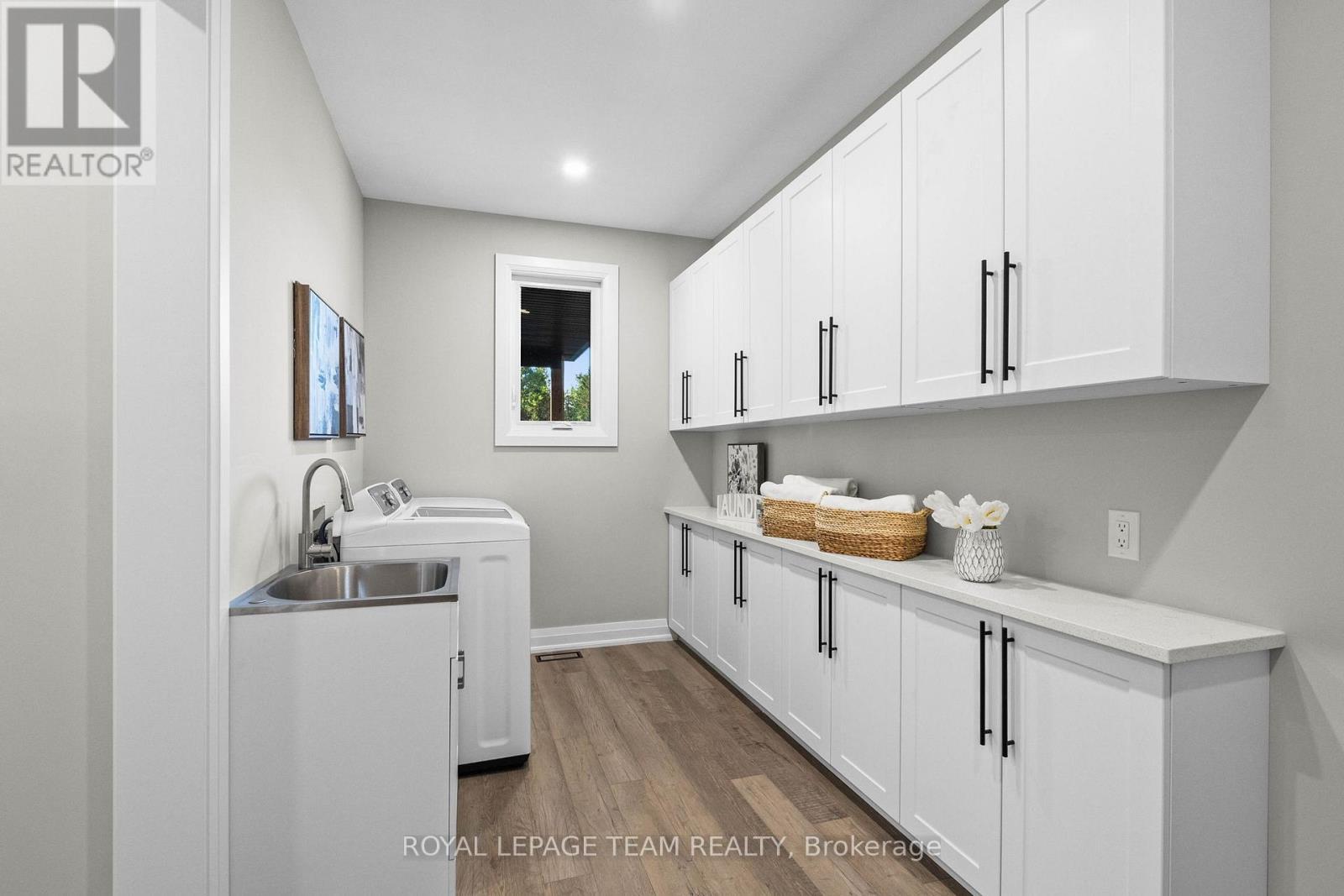 Main Fl Laundry w. Family Entrance & Garage Access - 2850 Montague Boundary Road, Ottawa, ON - Indoor Photo Showing Laundry Room