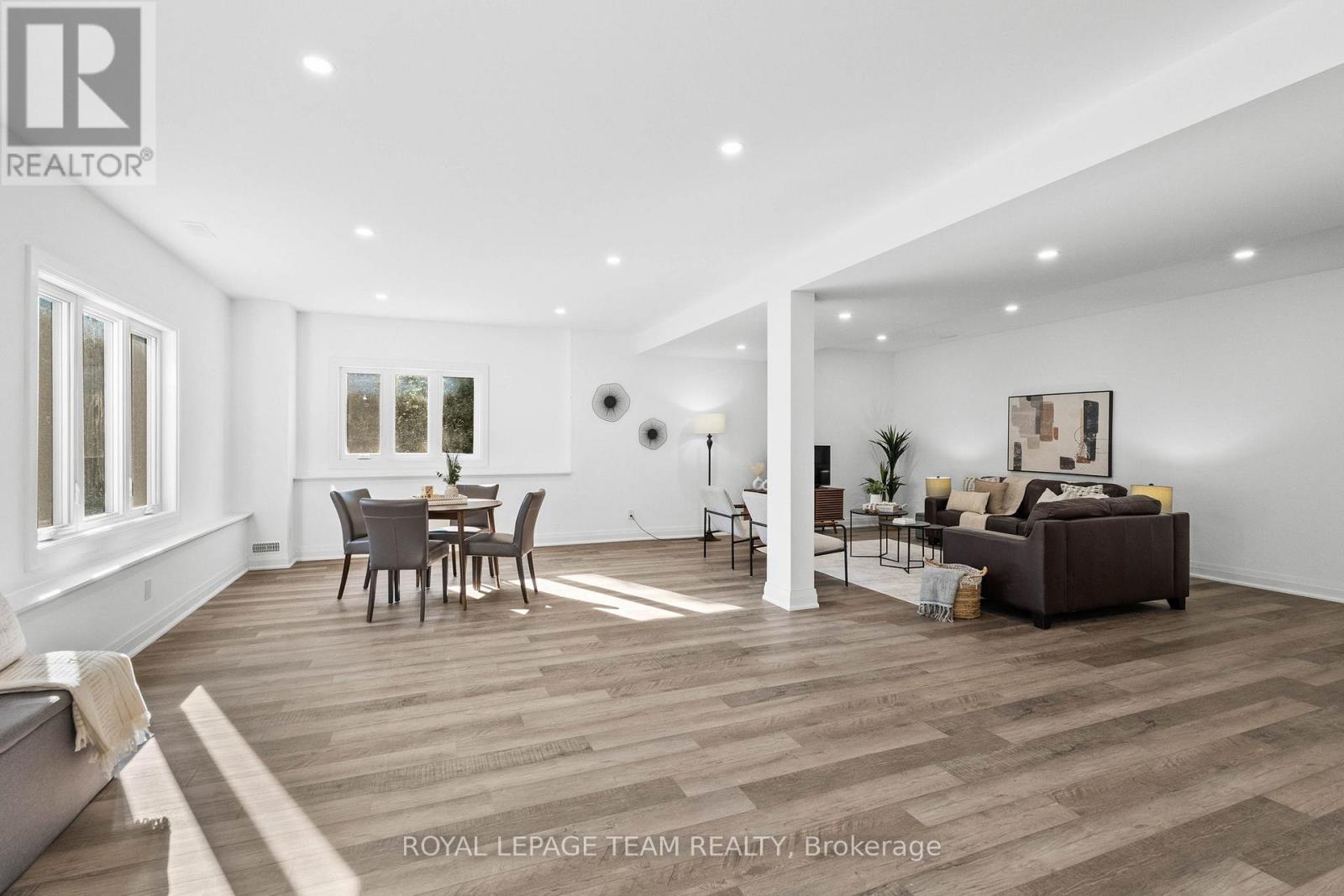 Large Windows & Soaring Ceilings - 2850 Montague Boundary Road, Ottawa, ON - Indoor