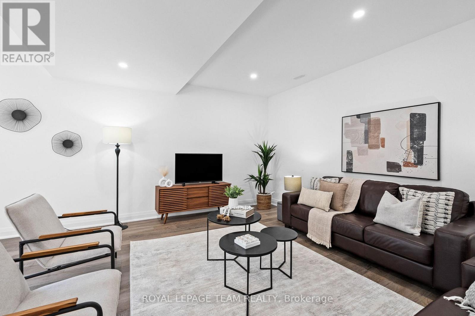 2850 Montague Boundary Road, Ottawa, ON - Indoor Photo Showing Living Room
