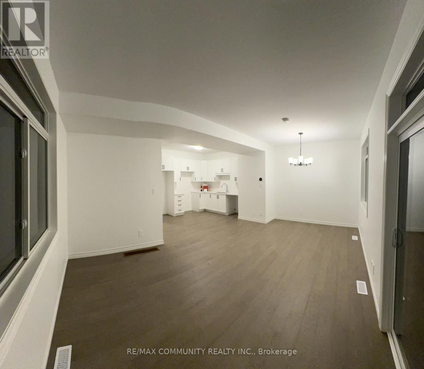 10 Otonabee Street, Belleville, ON - Indoor Photo Showing Other Room