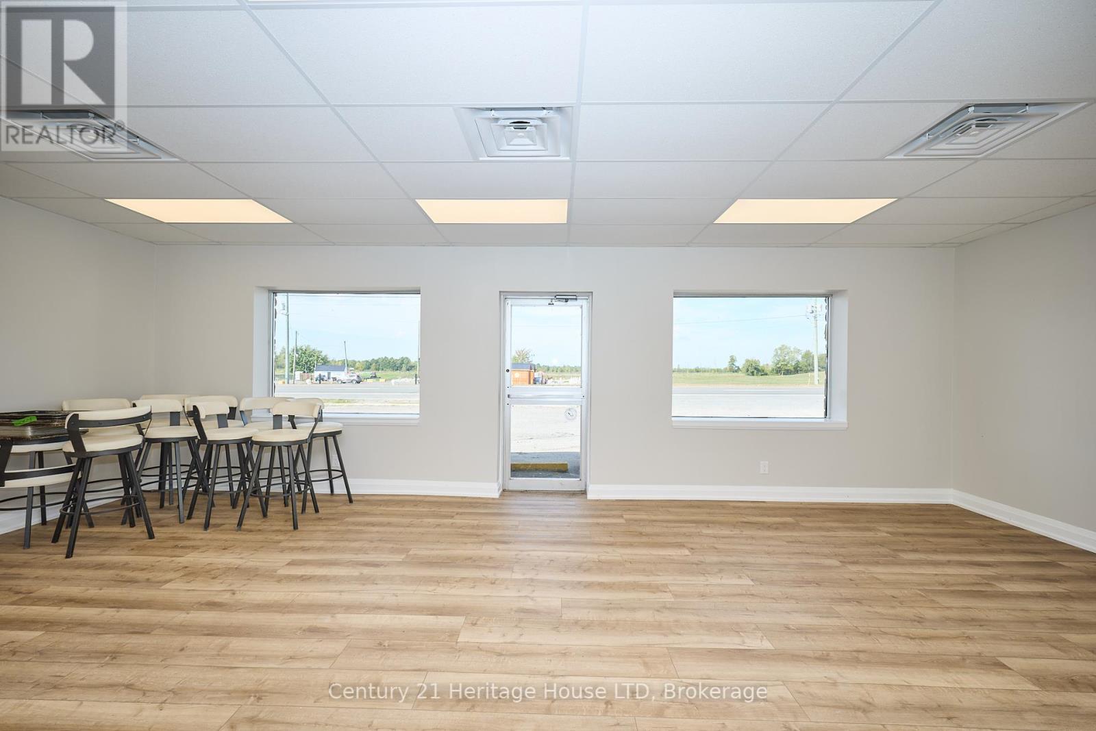 1st Dining Room with lots of natural light - 3551 Garrison Road, Fort Erie (Ridgeway), ON