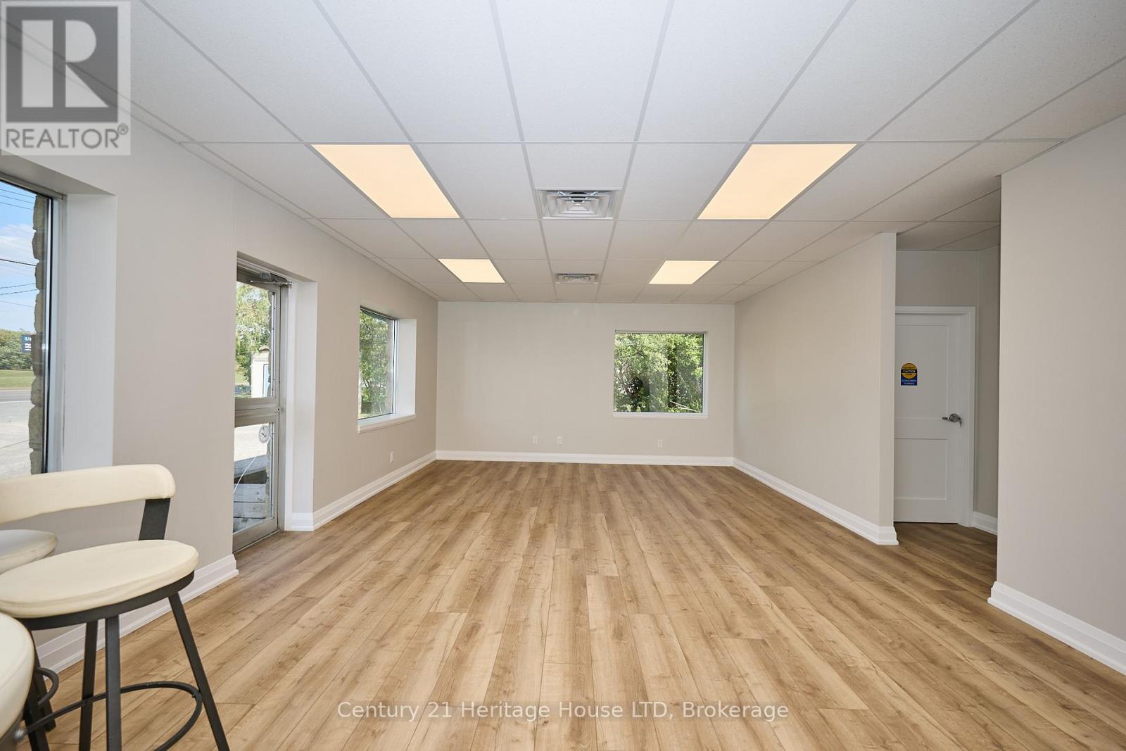 2nd Dining Room with vinyl plank flooring - 3551 Garrison Road, Fort Erie (Ridgeway), ON