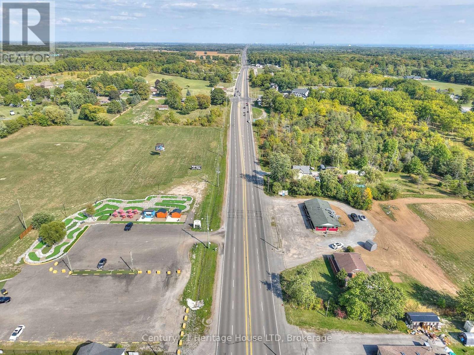 Aerial shot of the property and neighbourhood - 3551 Garrison Road, Fort Erie (Ridgeway), ON