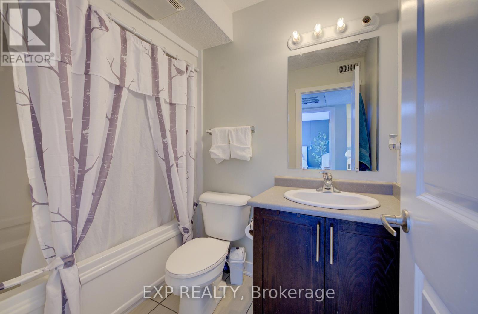 6A - 185 Windale Crescent, Kitchener, ON - Indoor Photo Showing Bathroom