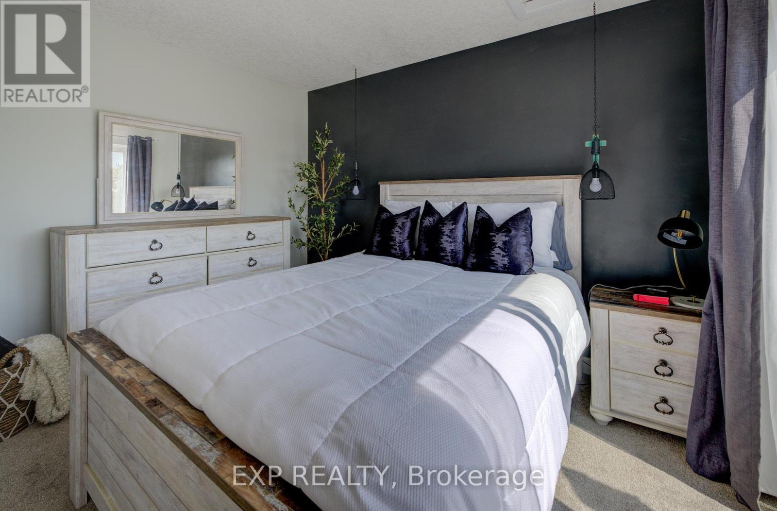 6A - 185 Windale Crescent, Kitchener, ON - Indoor Photo Showing Bedroom