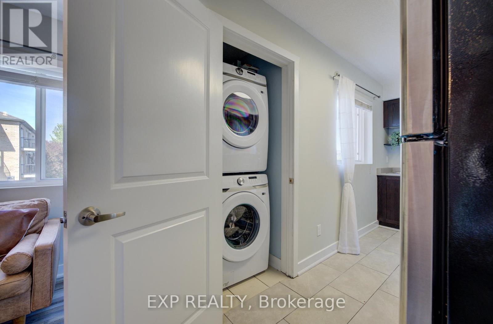 6A - 185 Windale Crescent, Kitchener, ON - Indoor Photo Showing Laundry Room