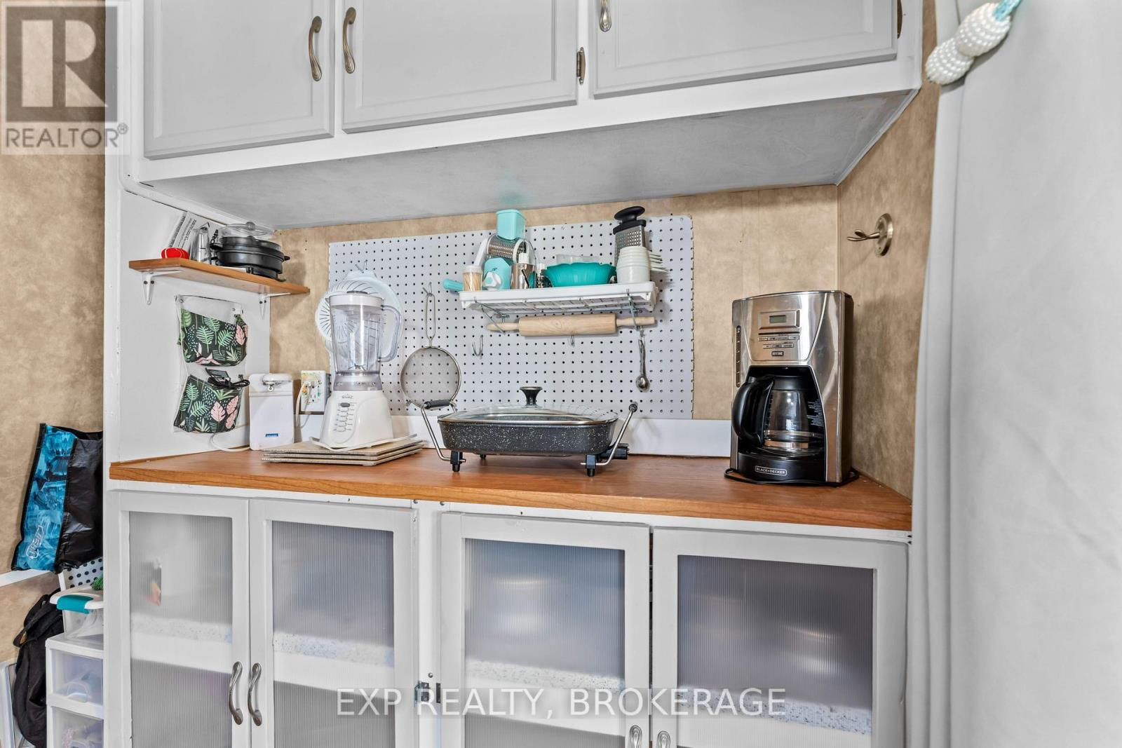 38 - 9 Glenford Lane, Frontenac (Frontenac South), ON - Indoor