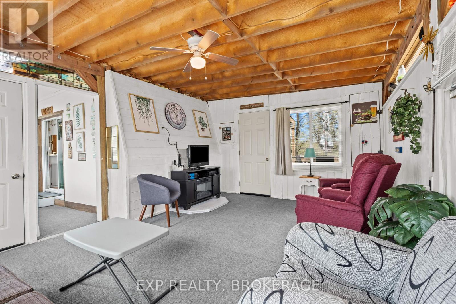 38 - 9 Glenford Lane, Frontenac (Frontenac South), ON - Indoor