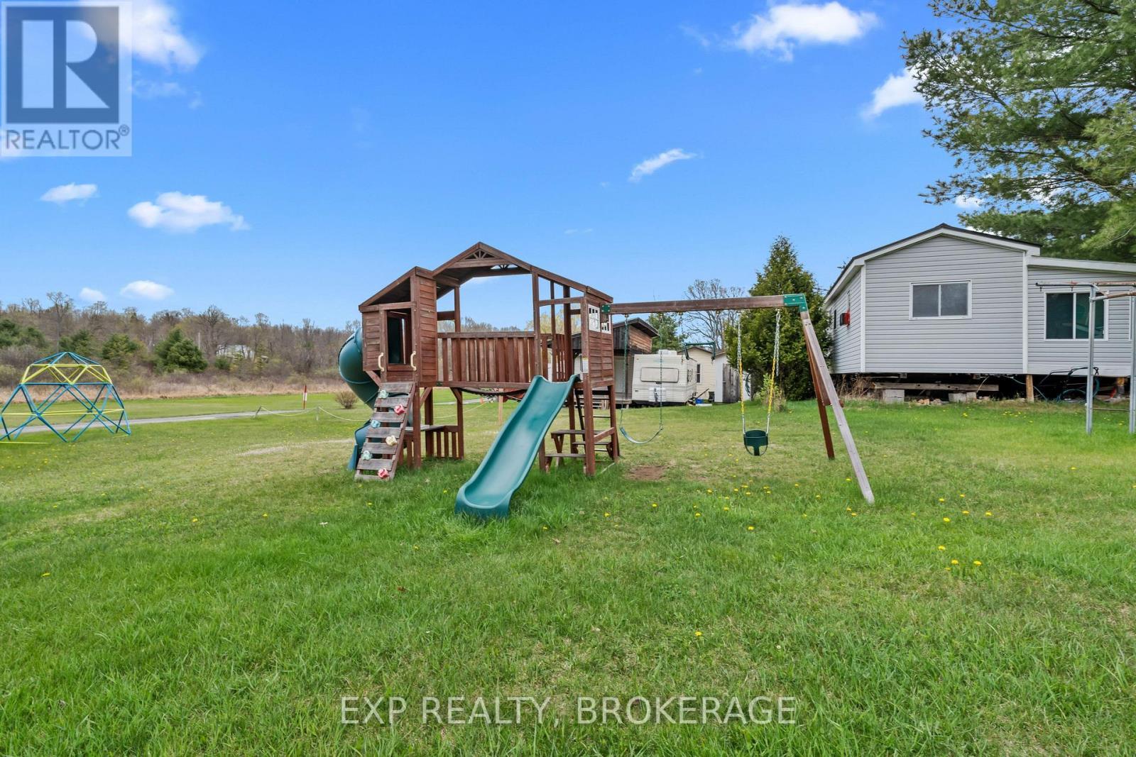 38 - 9 Glenford Lane, Frontenac (Frontenac South), ON - Outdoor