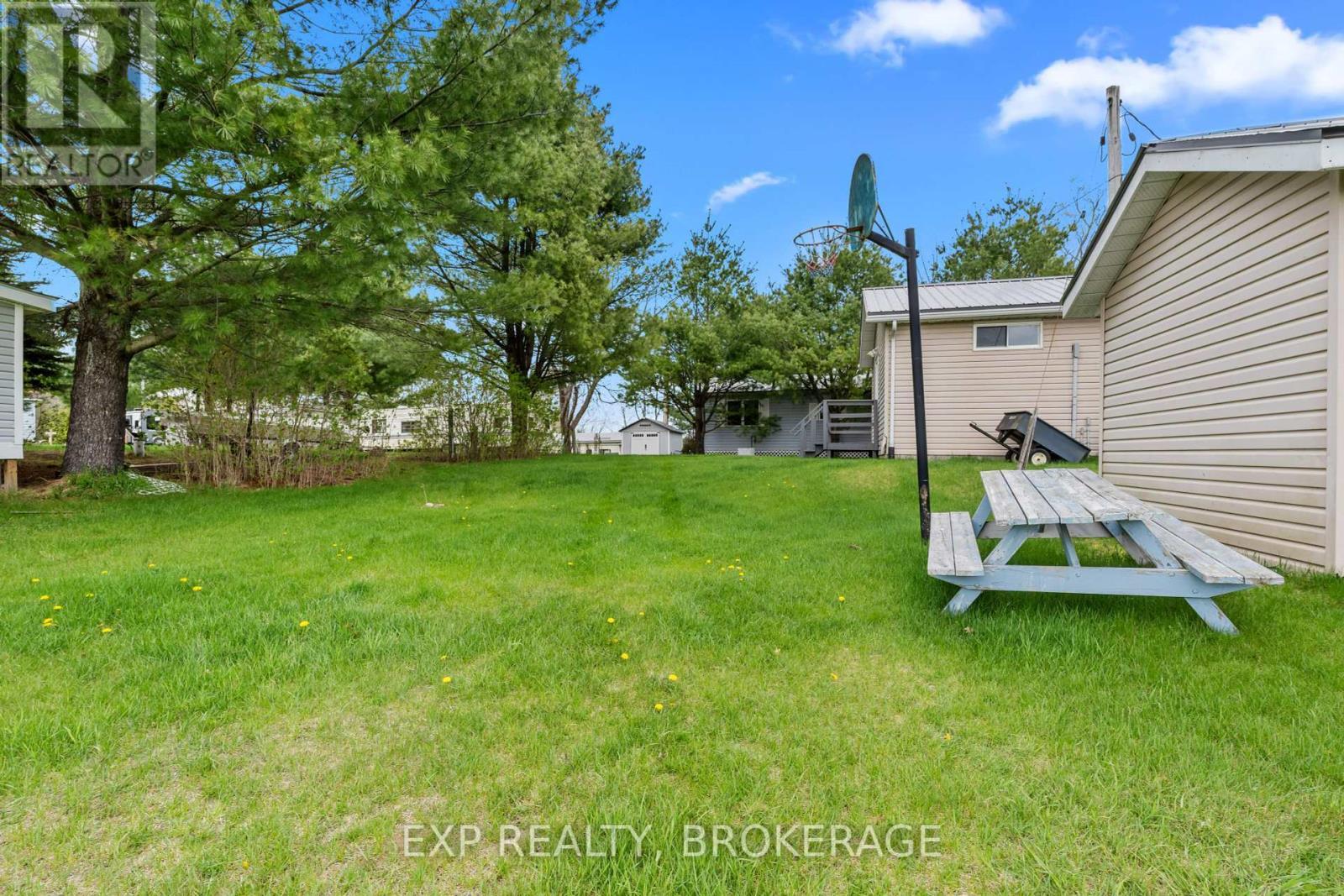 38 - 9 Glenford Lane, Frontenac (Frontenac South), ON - Outdoor