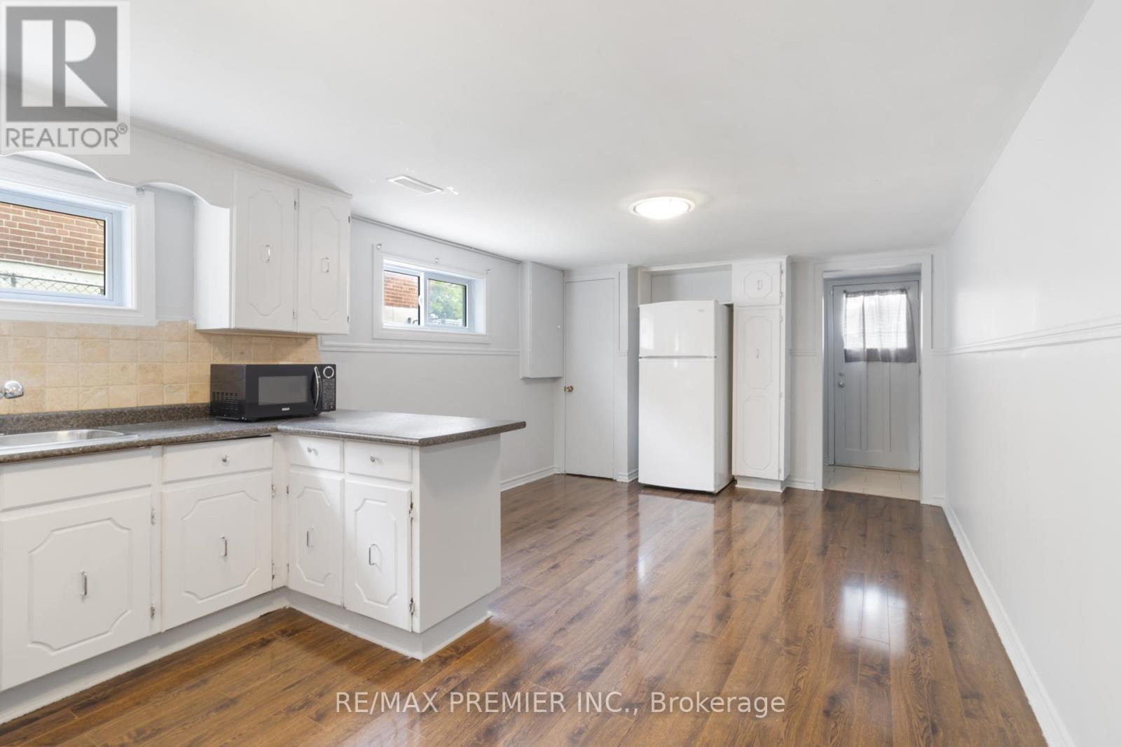 7872 Martin Grove Road, Vaughan, ON - Indoor Photo Showing Kitchen