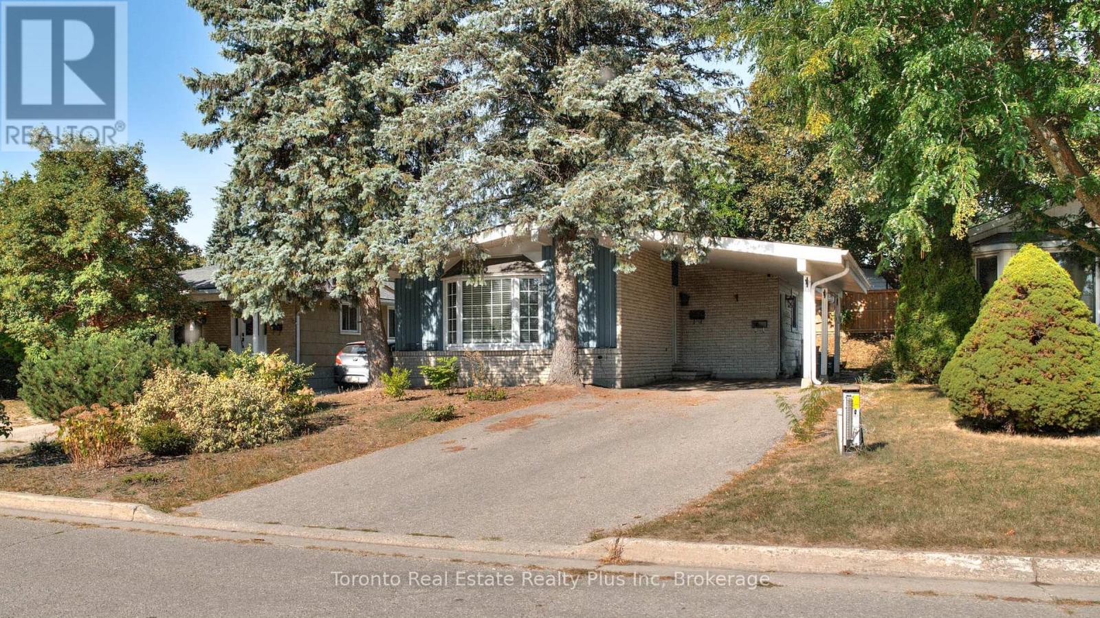 62 Greendale Crescent, Kitchener, ON - Outdoor