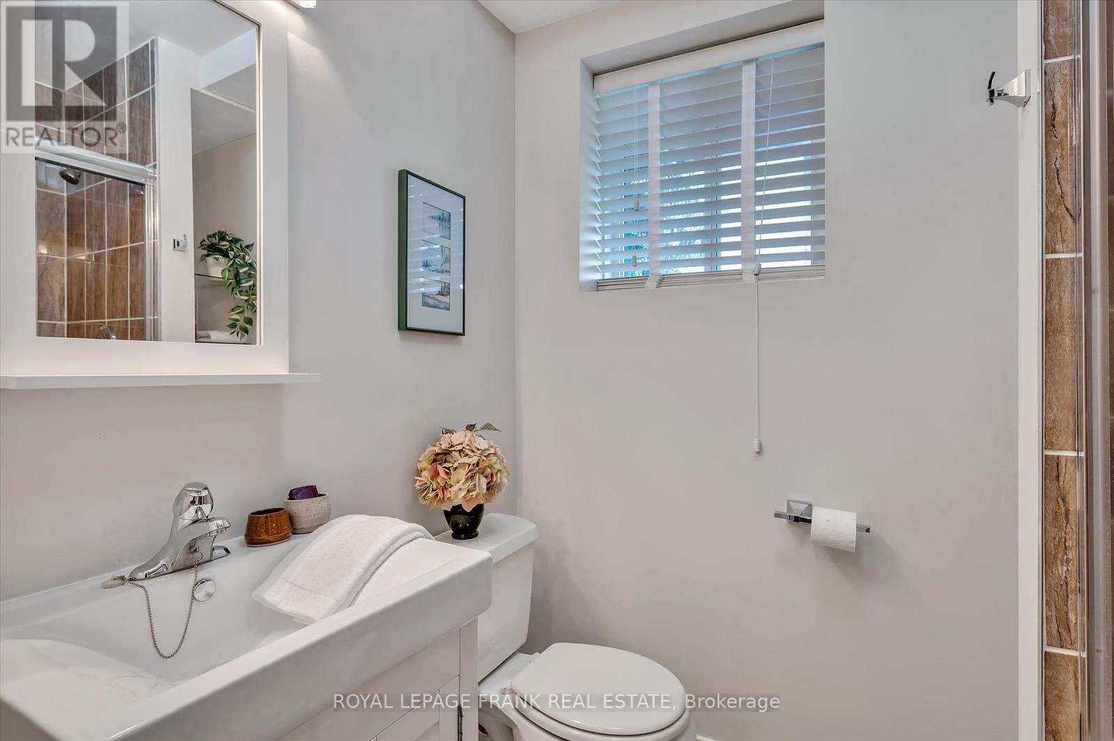 2114 Easthill Drive, Peterborough (Ashburnham Ward 4), ON - Indoor Photo Showing Bathroom