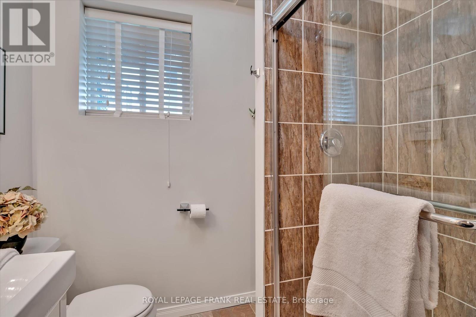 2114 Easthill Drive, Peterborough (Ashburnham Ward 4), ON - Indoor Photo Showing Bathroom