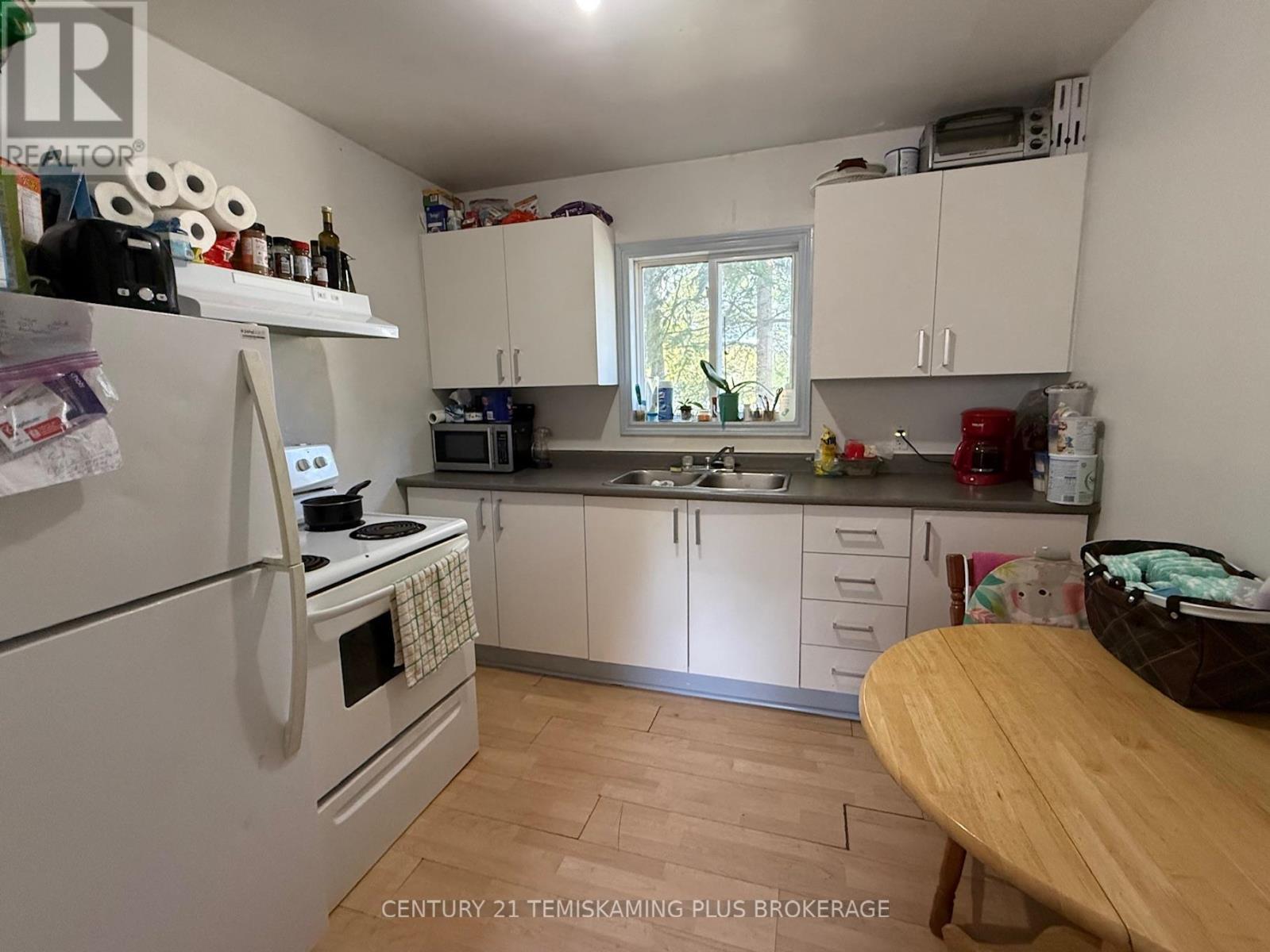 1&3 Colville Street, Kirkland Lake (Kl Outside), ON - Indoor Photo Showing Kitchen With Double Sink