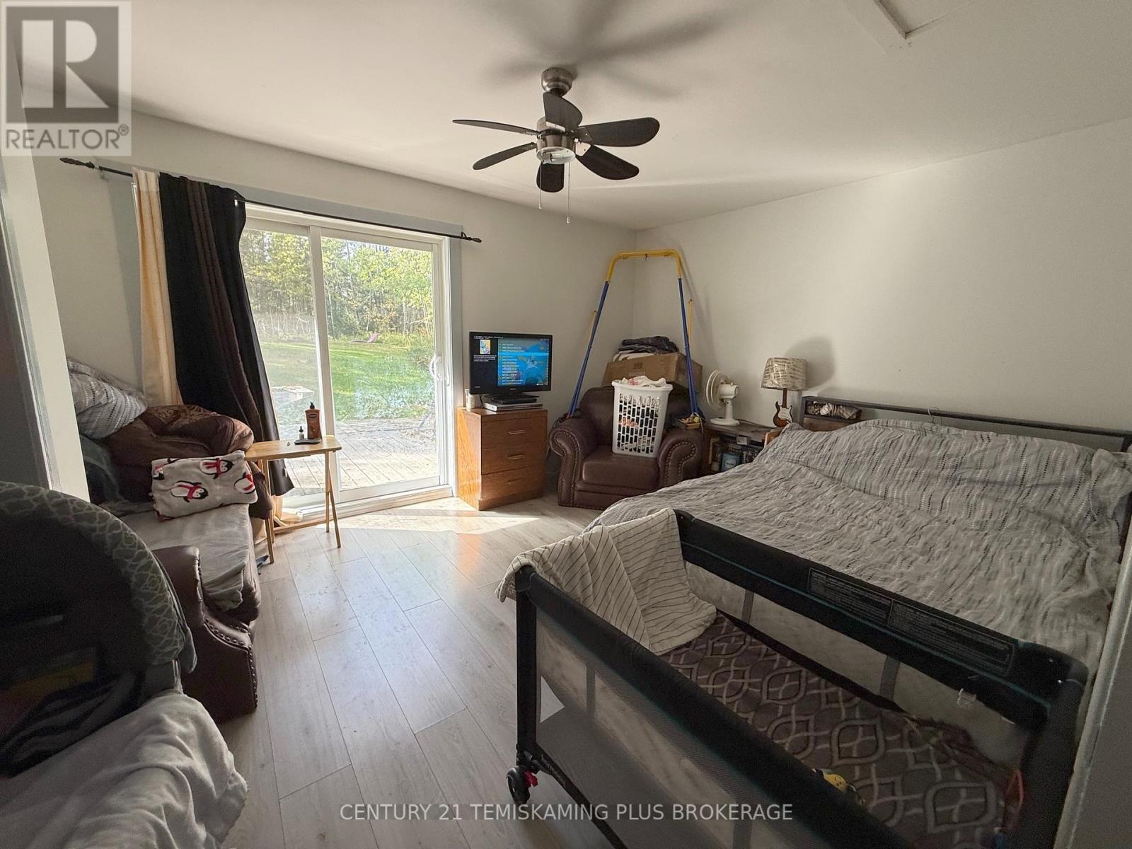1&3 Colville Street, Kirkland Lake (Kl Outside), ON - Indoor Photo Showing Bedroom
