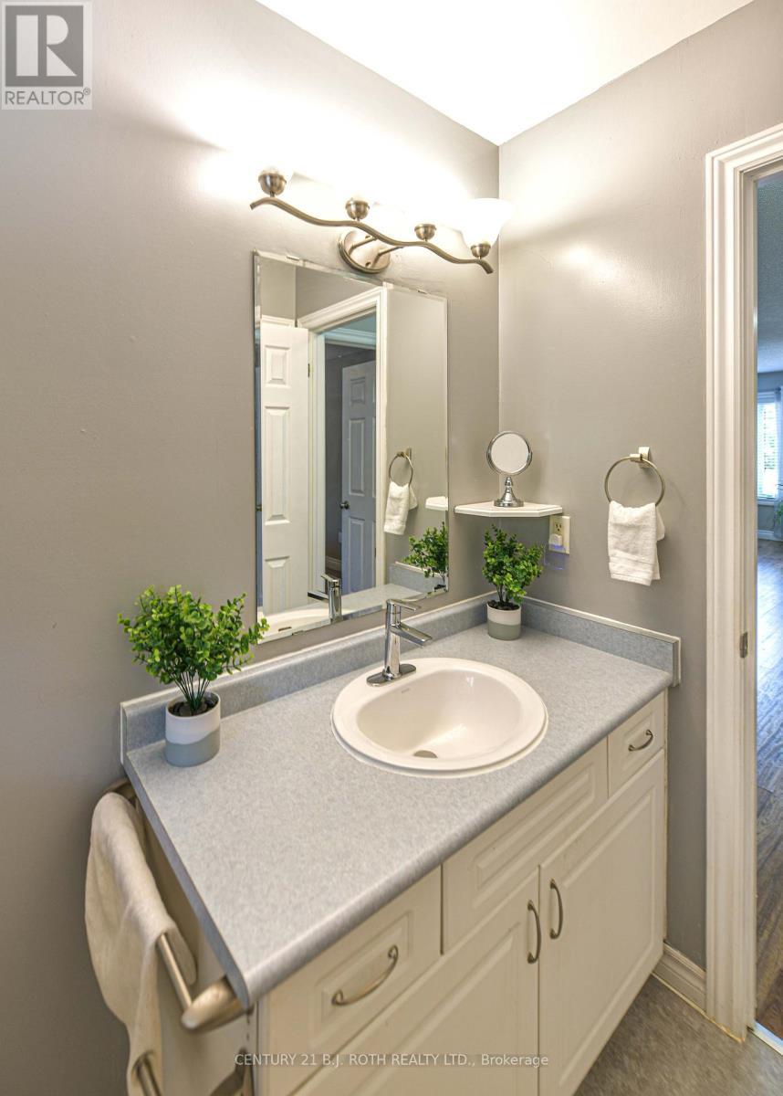 Main Bathroom - 7576 Cronk Side Road, Ramara, ON - Indoor Photo Showing Bathroom