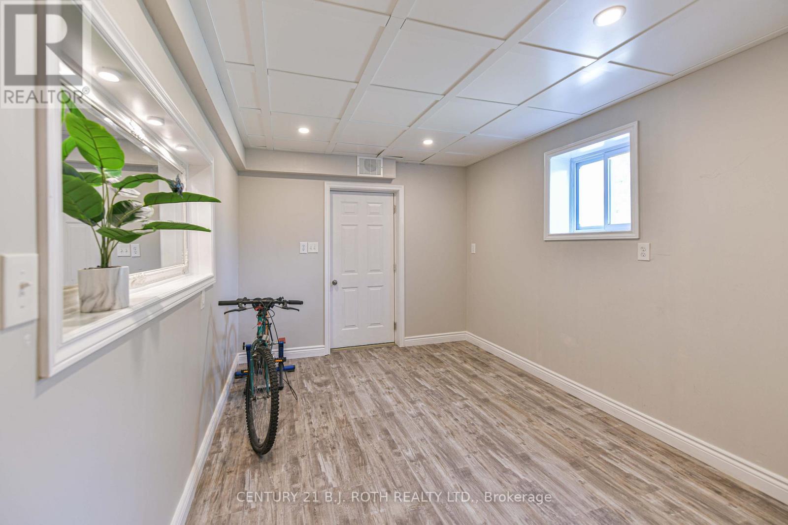 Flex Room With Walkout - 7576 Cronk Side Road, Ramara, ON - Indoor Photo Showing Other Room