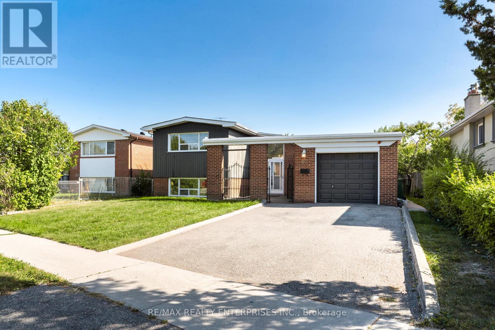 85 John Garland Boulevard, Toronto, ON - Outdoor