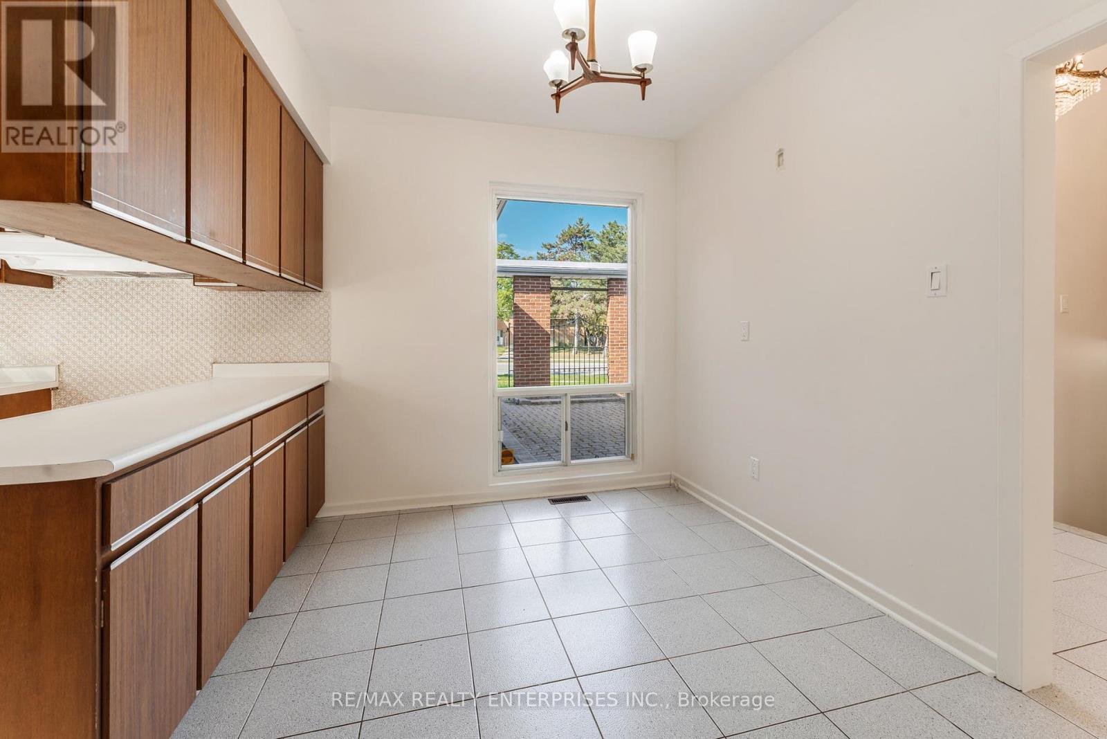 85 John Garland Boulevard, Toronto, ON - Indoor